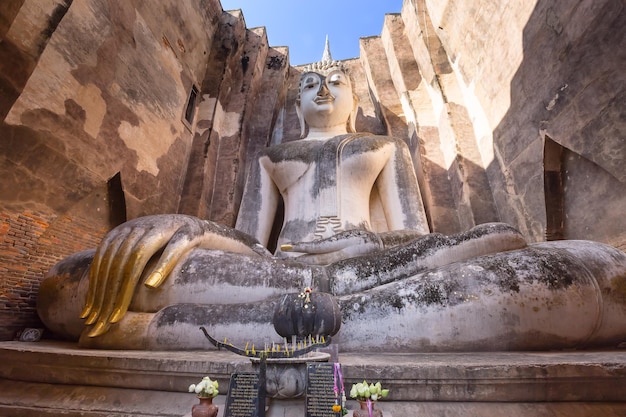 Grote Boeddha in Wat Si Chum Shukhothai Historical Park Thailand