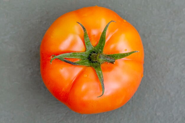 Foto grote close-up van verse biologische rijpe tomaten