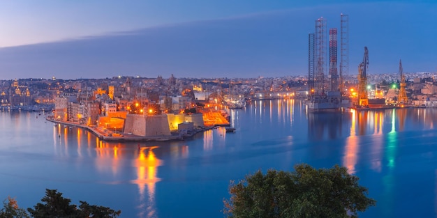 Grote haven en Senglea vanuit Valletta, Malta