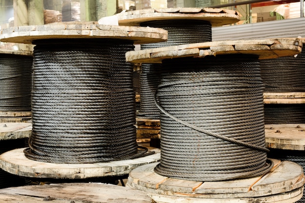 Foto grote kabelhaspels voorradig in de fabriek