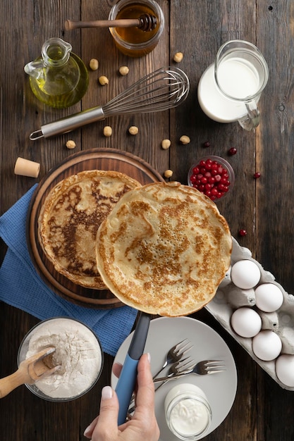 Grote pannenkoeken recept zelfgemaakte rustieke stijl bovenaanzicht