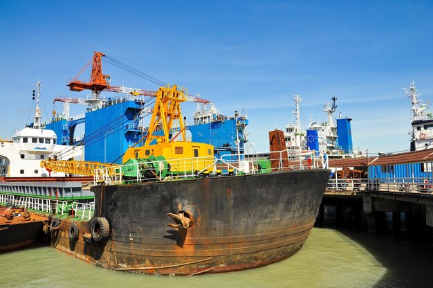 Grote veerboot in de haven