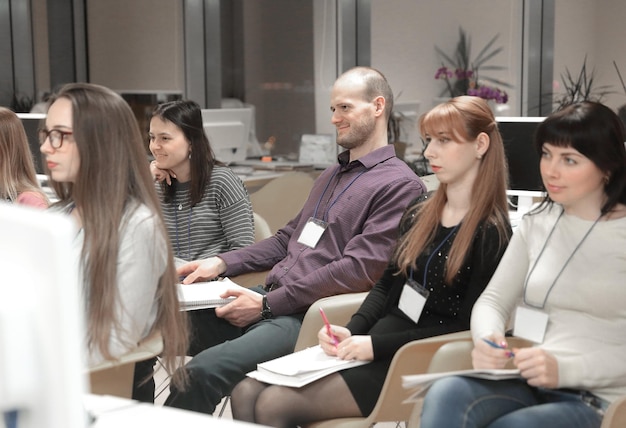 Photo group of business people at the workshop