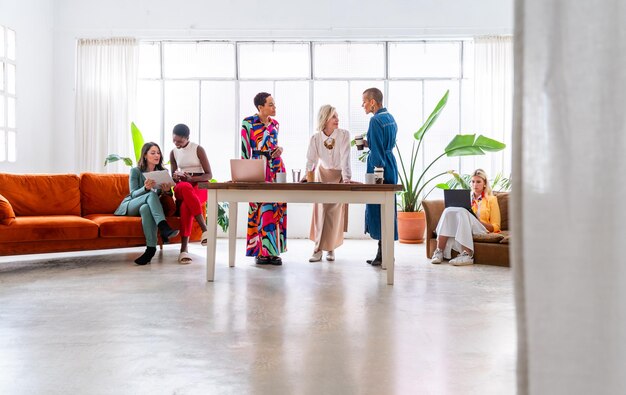 Photo group of businesswomen meeting in the office