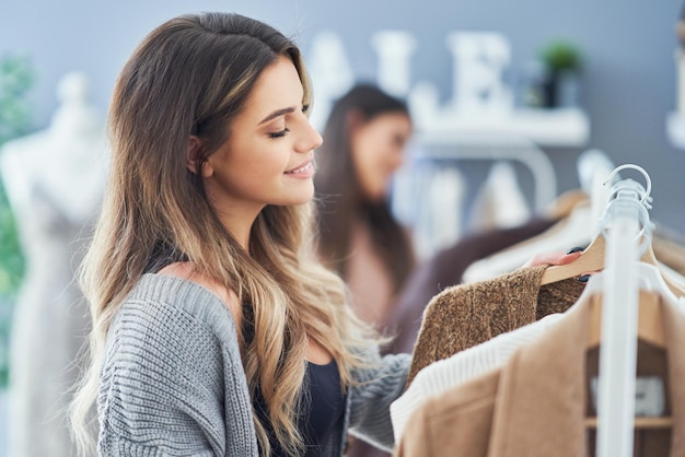 Photo group of happy friends during shopping. high quality photo