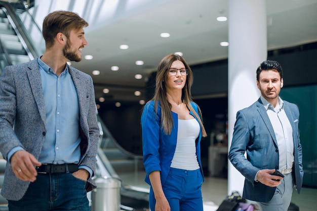 Gruppo di concetto di business dipendenti di successo