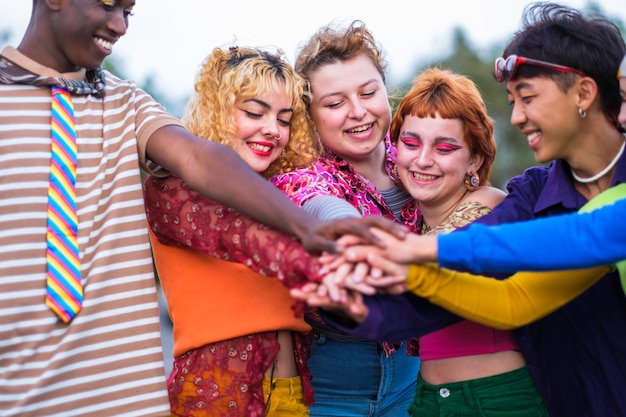 Photo group of teenagers of different ethnicities conjuring