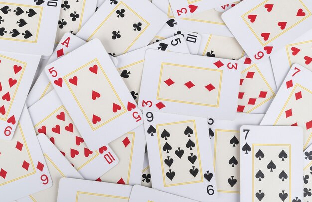 Foto gruppo di varie carte da gioco. sfondo di carte.