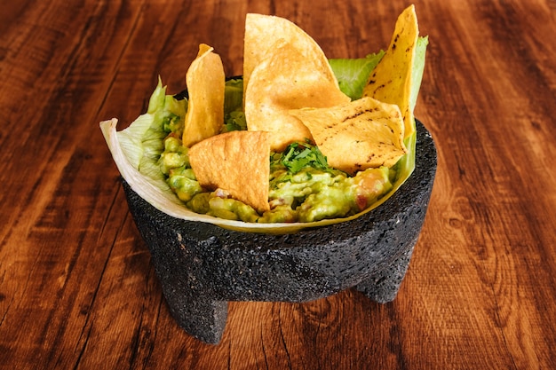 Guacamole gerecht met frietjes