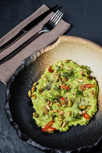 Guacamole with roasted peanuts