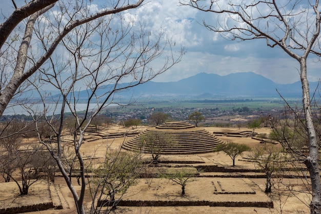 メキシコ ハリスコ州グアダラハラの Guachimontones ピラミッド遺跡 Teuchitlan 伝統