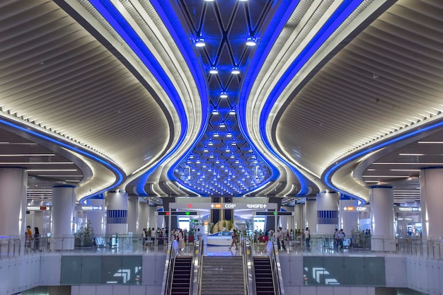 광저우, 중국 2021년 10월 1일 광저우 지하철 18호선은 고속철도 노선입니다. 작동 속도는 160km/h(99mph)입니다.