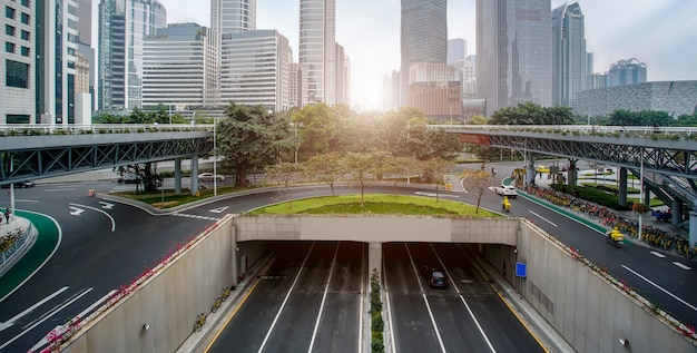 広州市の道路と建築景観