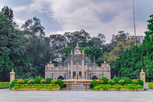 Guangzhou Huanghuagang 72 Martelarenbegraafplaats Het Vrijheidsbeeld waakt over het graf