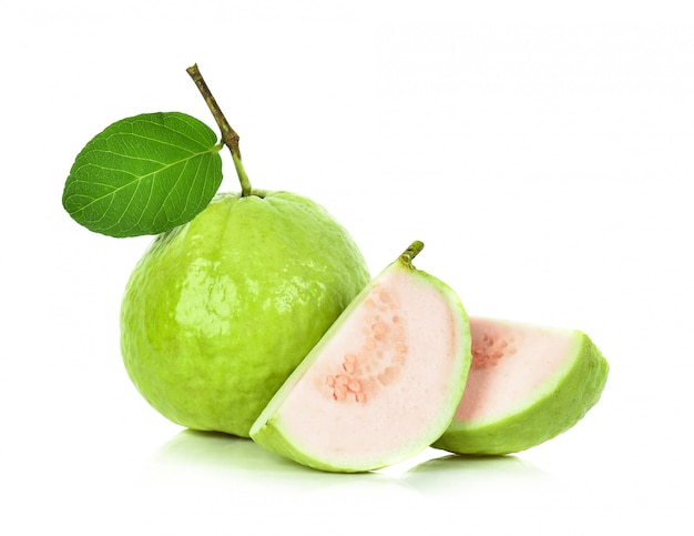 Guave op witte tafel
