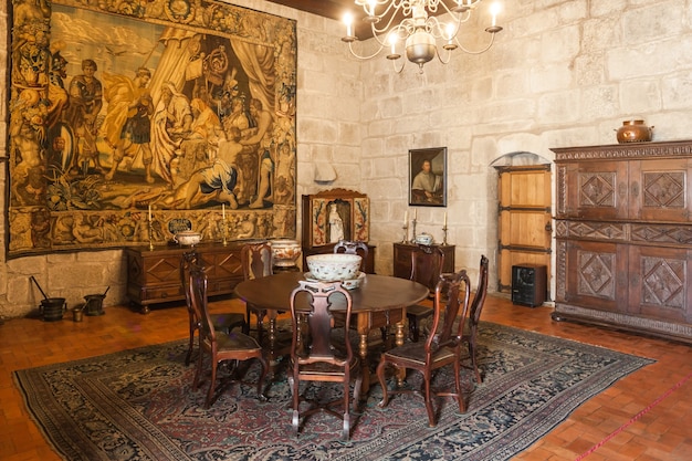 Гимарайнш, Португалия - 11 июля: внутри дворца герцогов Браганса 11 июля 2014 года в Гимарайнш, Португалия