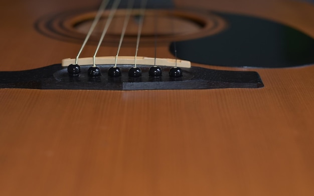 Foto le corde della chitarra sono chitarre acustiche