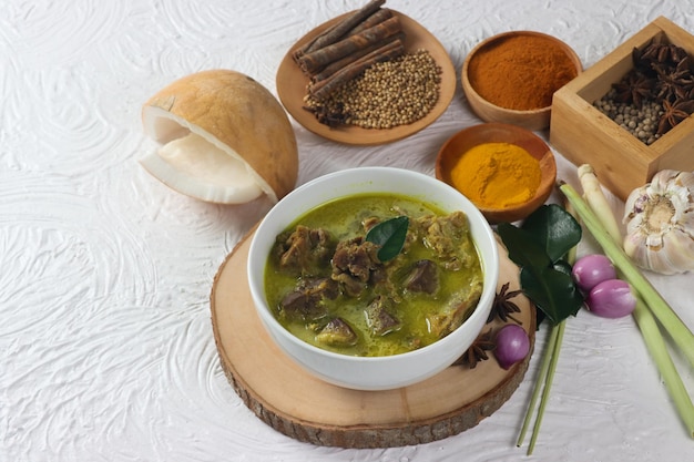 Gulai of gule Kambing Traditionele Javaanse schapenvleescurrysoep met kokosmelk