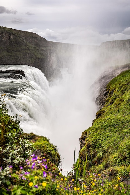 Водопад Гульфосс в Исландии вдоль золотого круга
