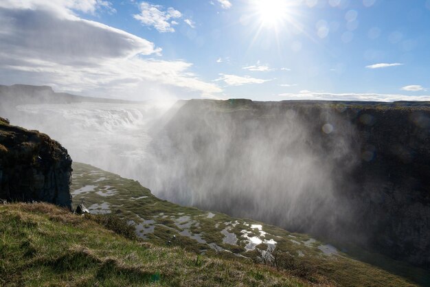 사진 여름에 무지개가 있는 gullfoss 폭포(조감도), 아이슬란드