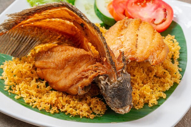 Gurame goreng kipas or fried gourami fan