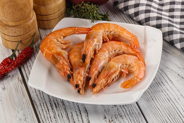 Gurmet king prawn in the bowl