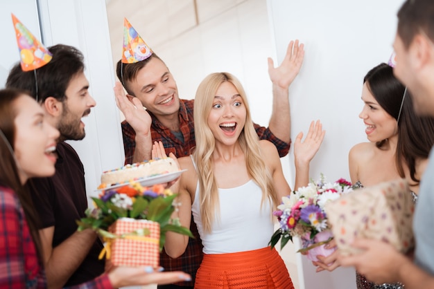 The guy prepared a surprise for the girl's birthday.