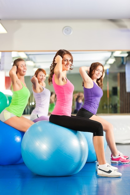 Gym fitness vrouwen - training en training