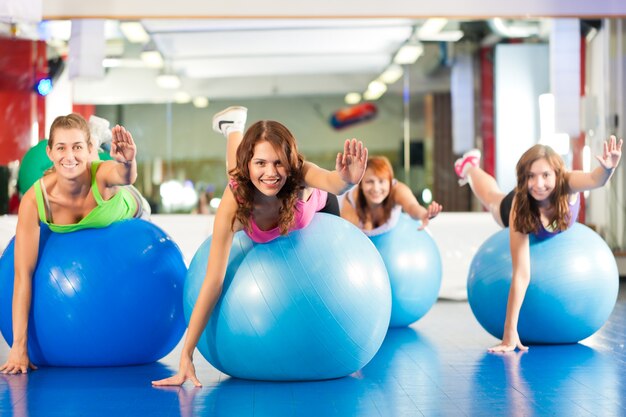 Gym fitness vrouwen - training en training