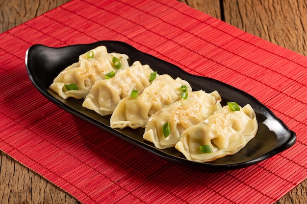 Gyoza или Jiaozi Традиционная китайская и японская еда