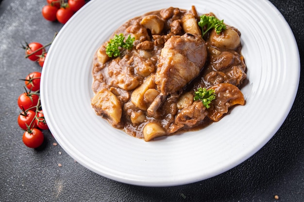 haan in wijn keuken groente, cgicken vleesschotel maaltijd eten snack op tafel kopie ruimte voedsel