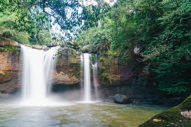 Haew Suwat-waterval in Khao Yai National Park in Thailand