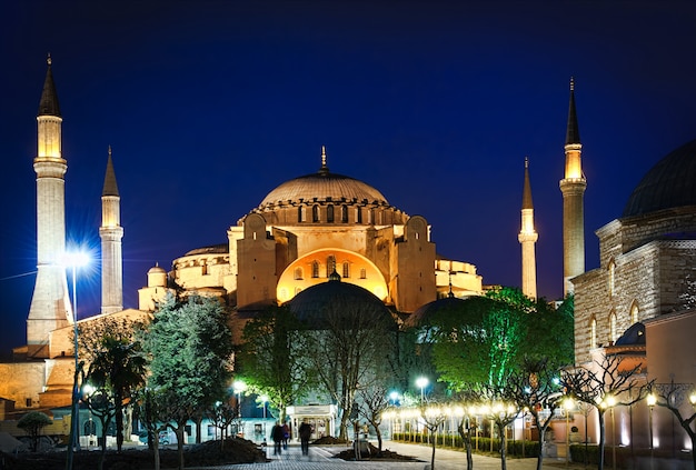 Hagia Sophia bij nacht in Istanboel, Turkije