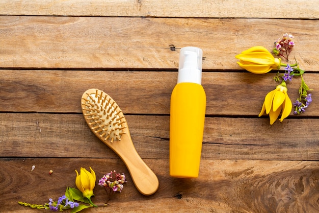 Siero per la cura dei capelli con pettine per la cura della testa e dei capelli