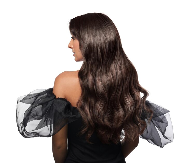 Photo hair styling woman with wavy long hair on white background back view