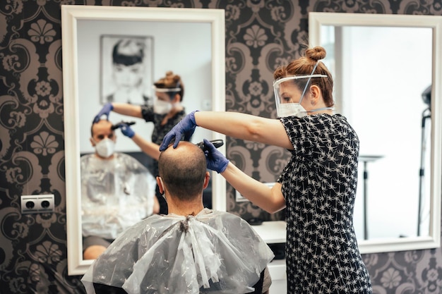 Hairdresser with security measures for the covid19 new normality