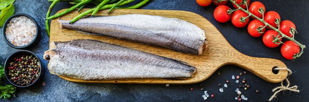 Хек сырая рыба нарезанный ингредиент из морепродуктов размер порции натуральный продукт