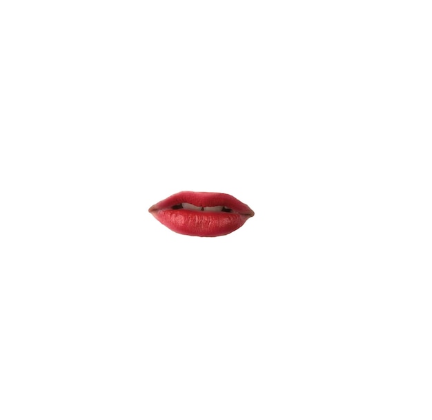 Полуоткрытый рот девушки с ярко-красными губами на белом фоне.