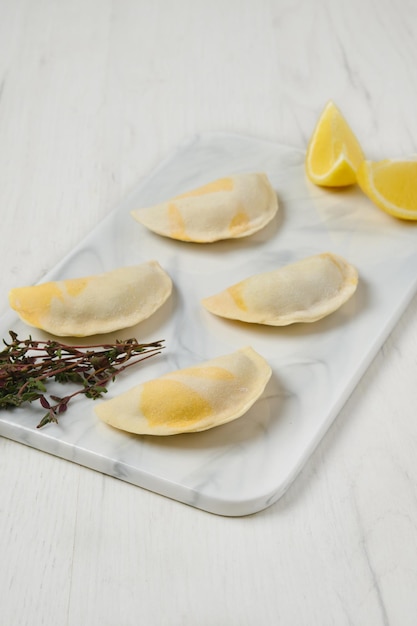 Halffabrikaten bevroren zalm dumplings