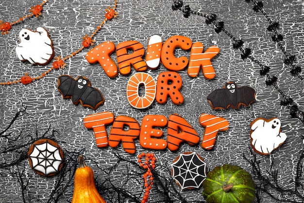 Concetto di halloween con i biscotti