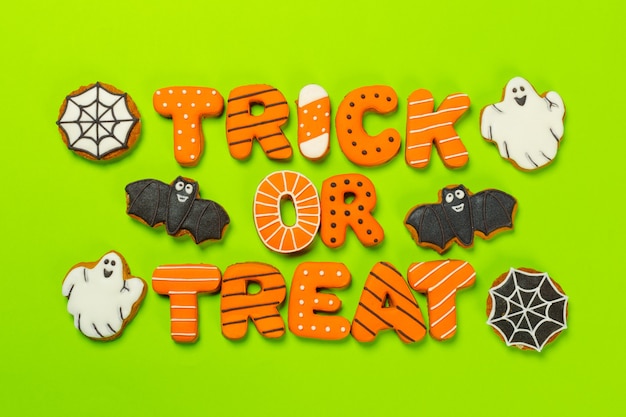 Foto concetto di halloween con i cookie