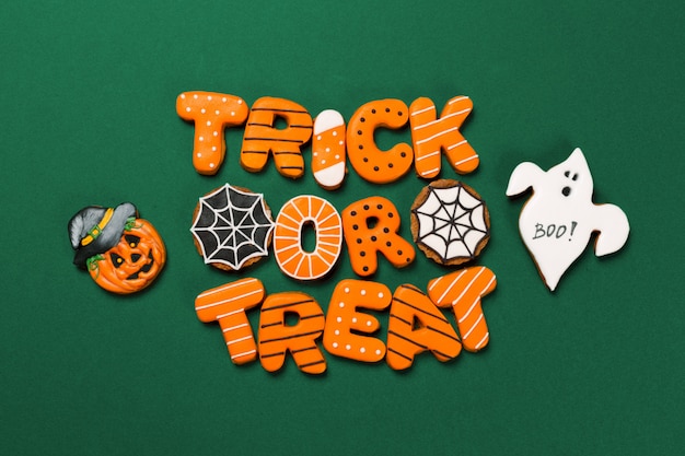 Foto concetto di halloween con i biscotti