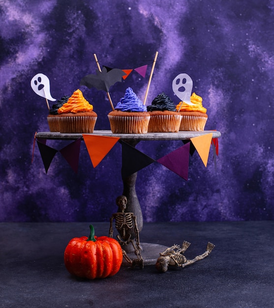 Halloween cupcakes met kleurcrème