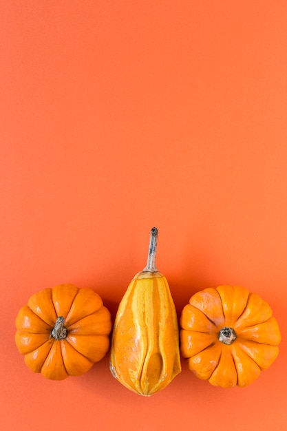 ハロウィーンの装飾の背景。カボチャ