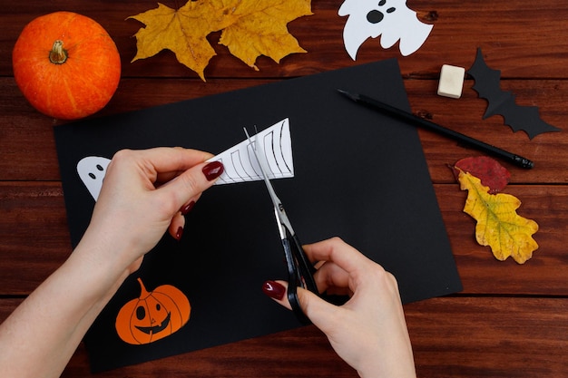 Фото Хэллоуин своими руками пошаговая инструкция по изготовлению паутины из бумаги