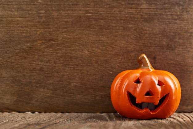 Halloween-feest op houten achtergrond