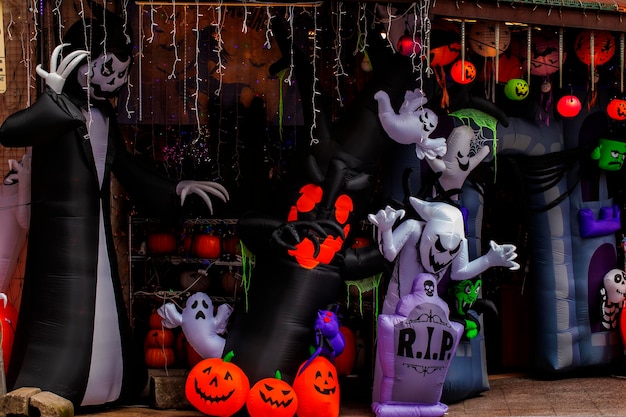 Foto gli ornamenti gonfiabili di halloween ornano le feste della decorazione delle bambole gonfiabili