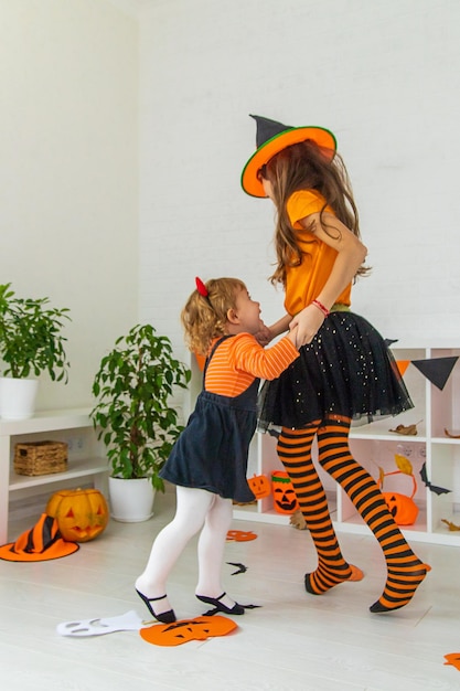 Хэллоуин дети дома праздник радость Выборочный фокус Дети