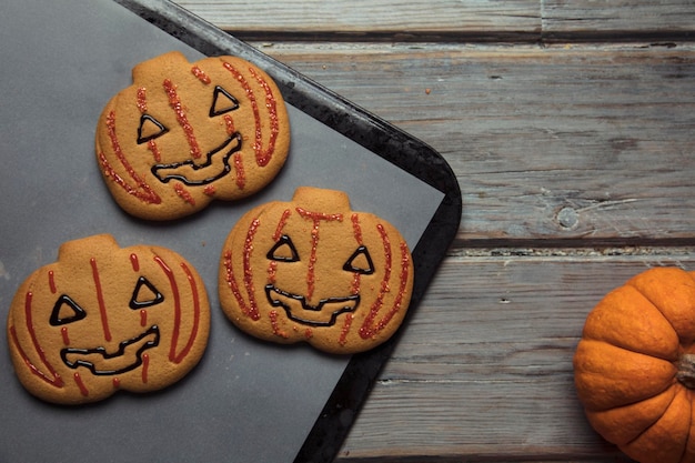 Halloween pumpkin gingerbread cookies