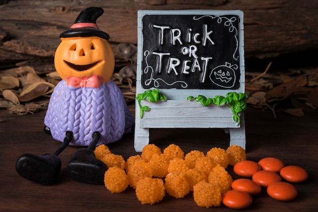 Photo halloween pumpkin head jack o lantern with candy